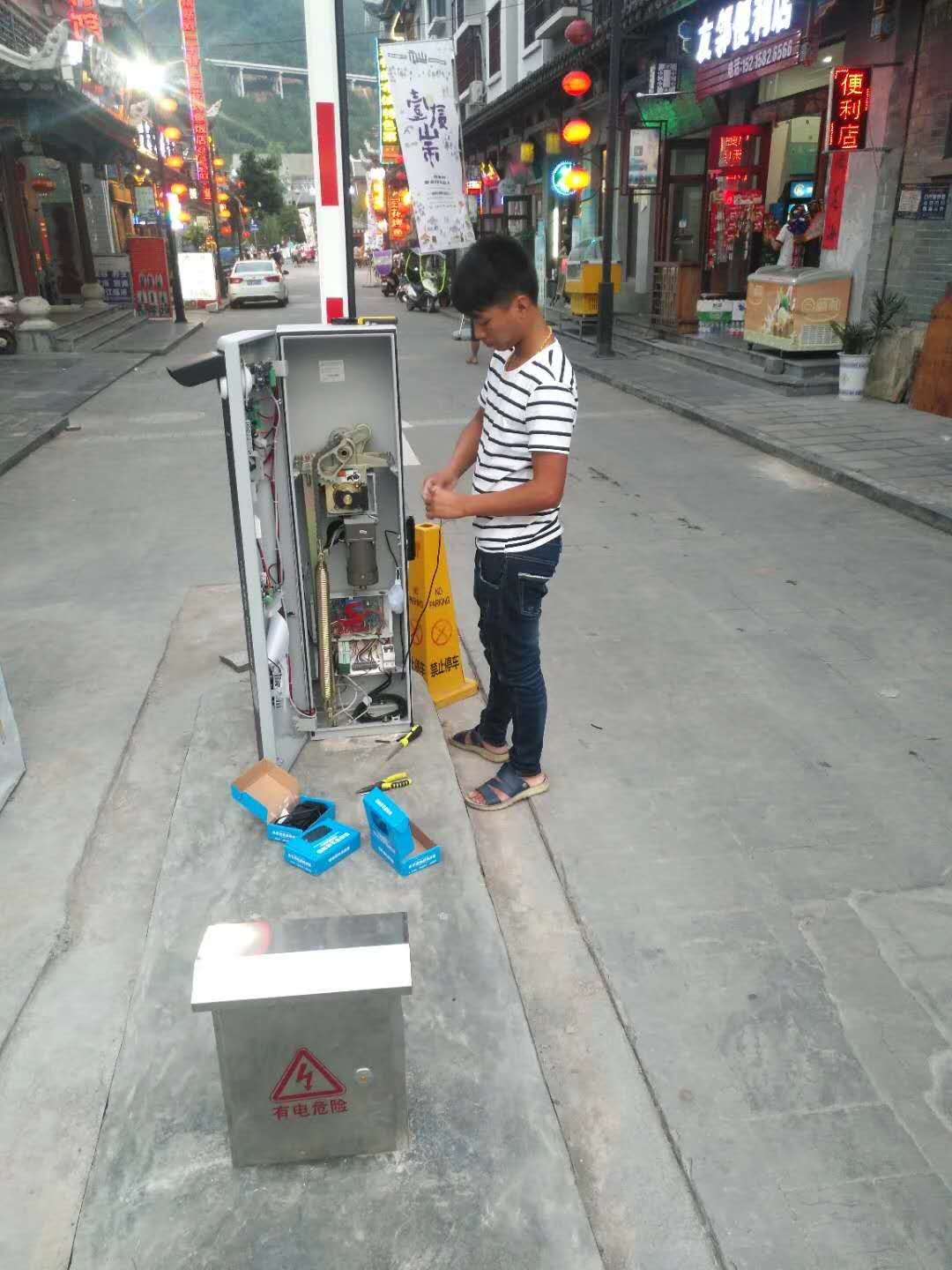 小區車(chē)牌識別監控管理系統